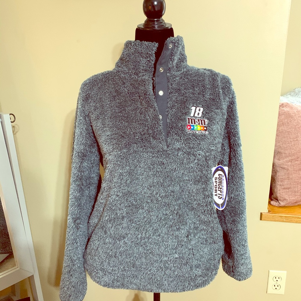 NASCAR Kyle Busch pullover